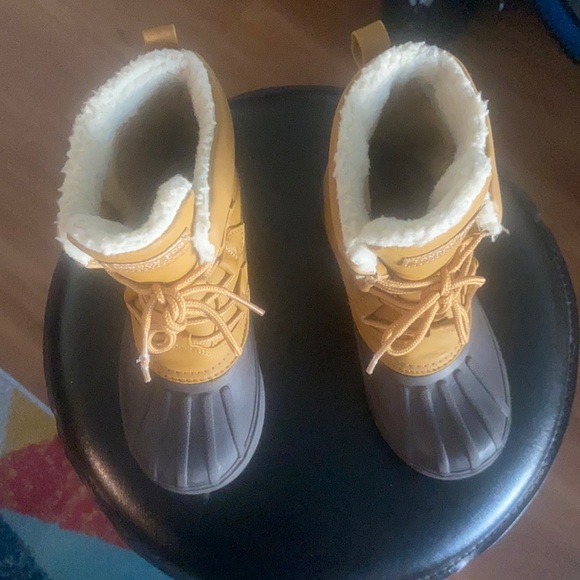 Like new kids London Fog duck boots - Picture 1 of 5